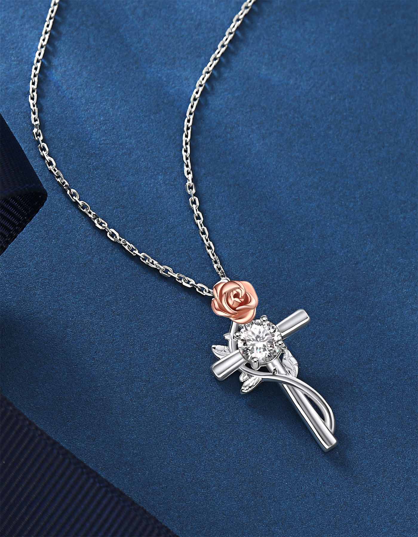 MomentWish Cross Necklace With Moissanite