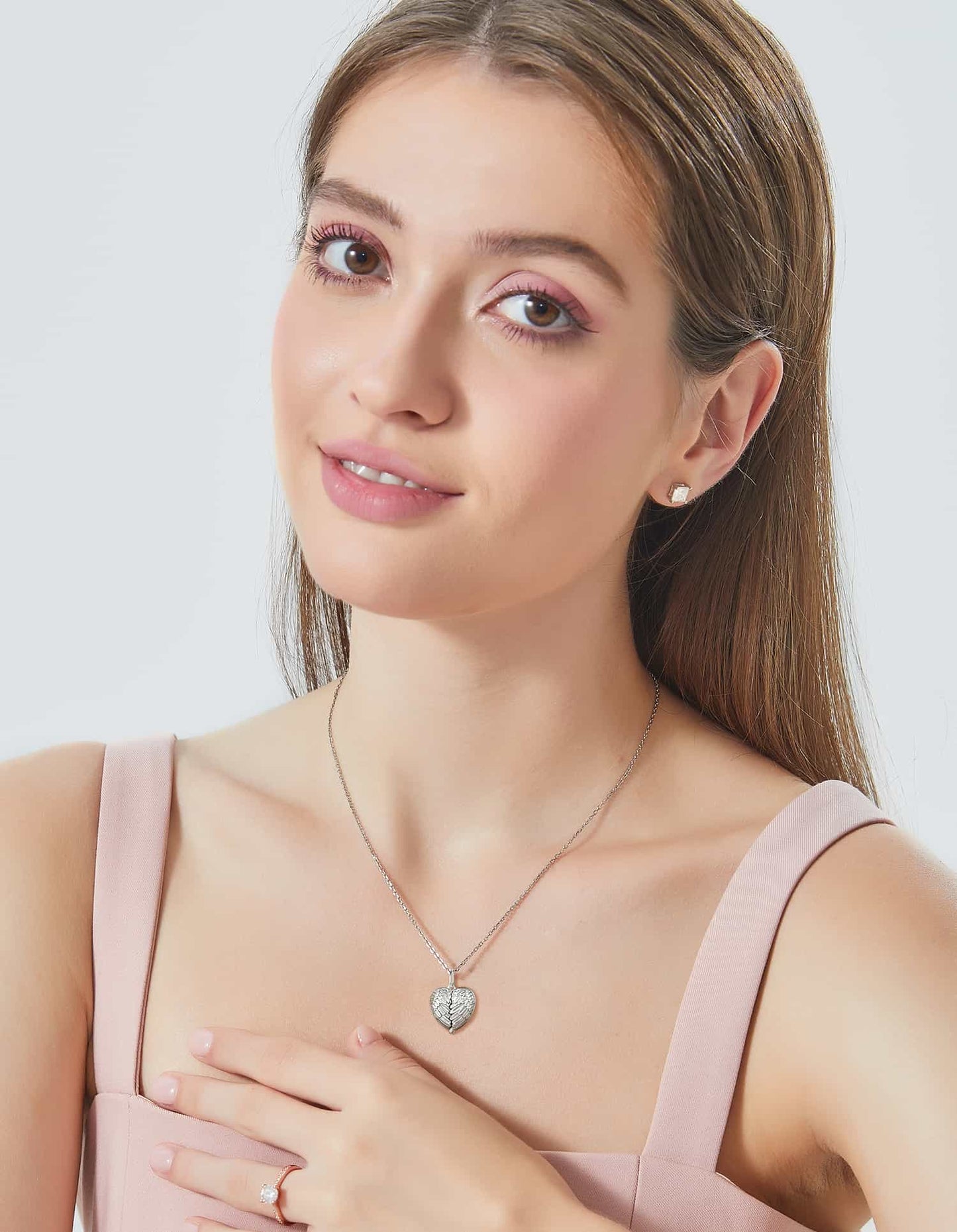 women-necklace