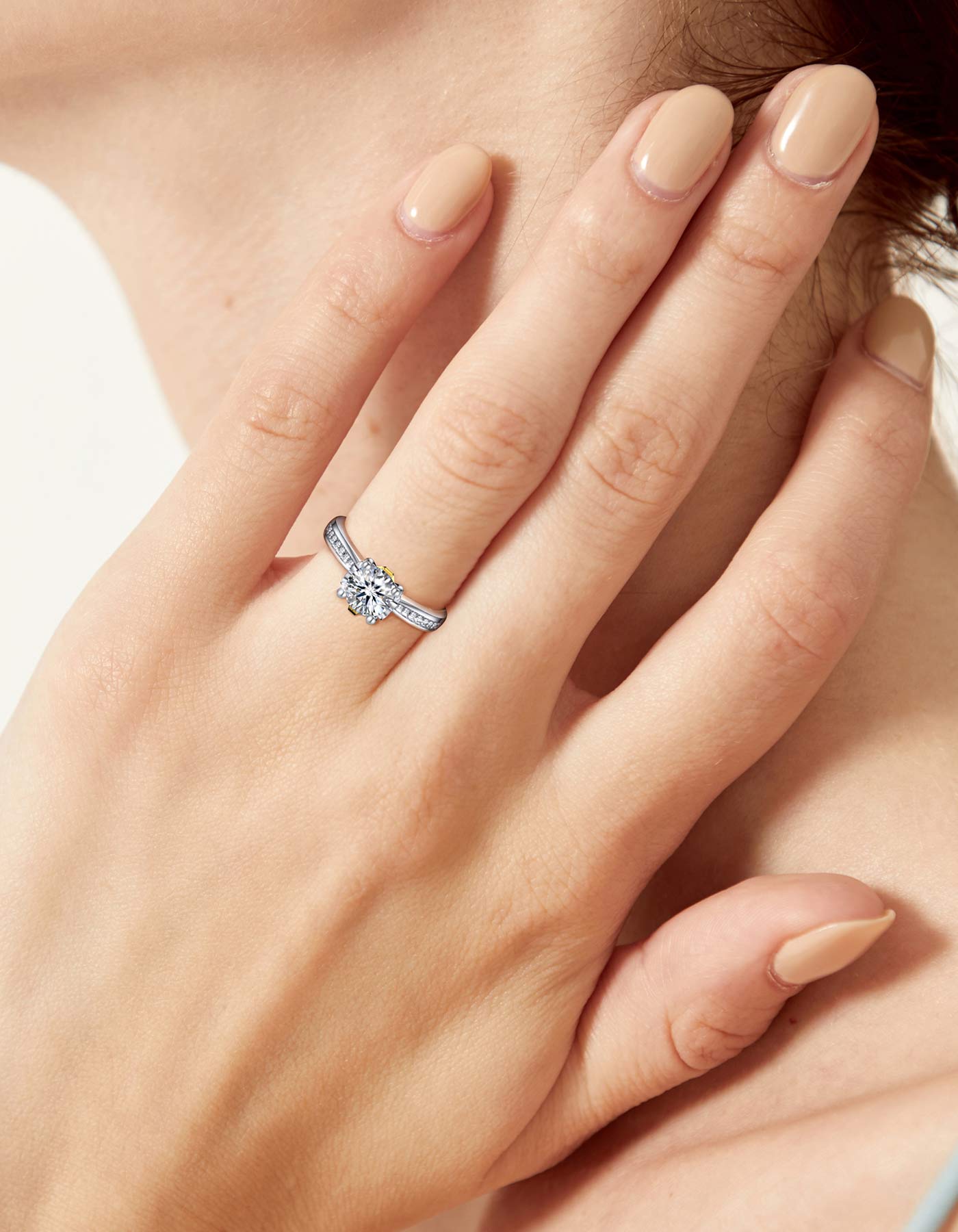 Accents moissanite ring